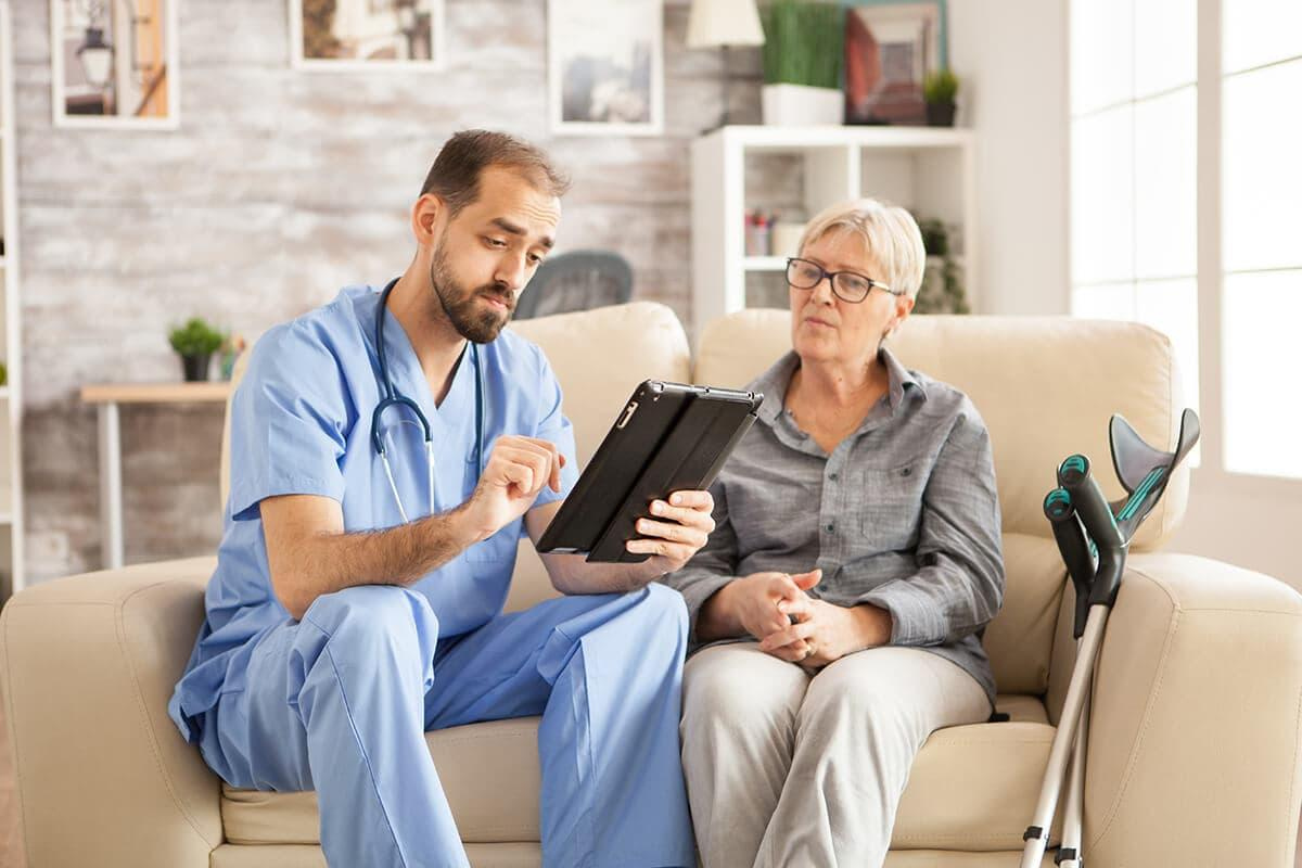 Échange avec un professionnel de santé à domicile